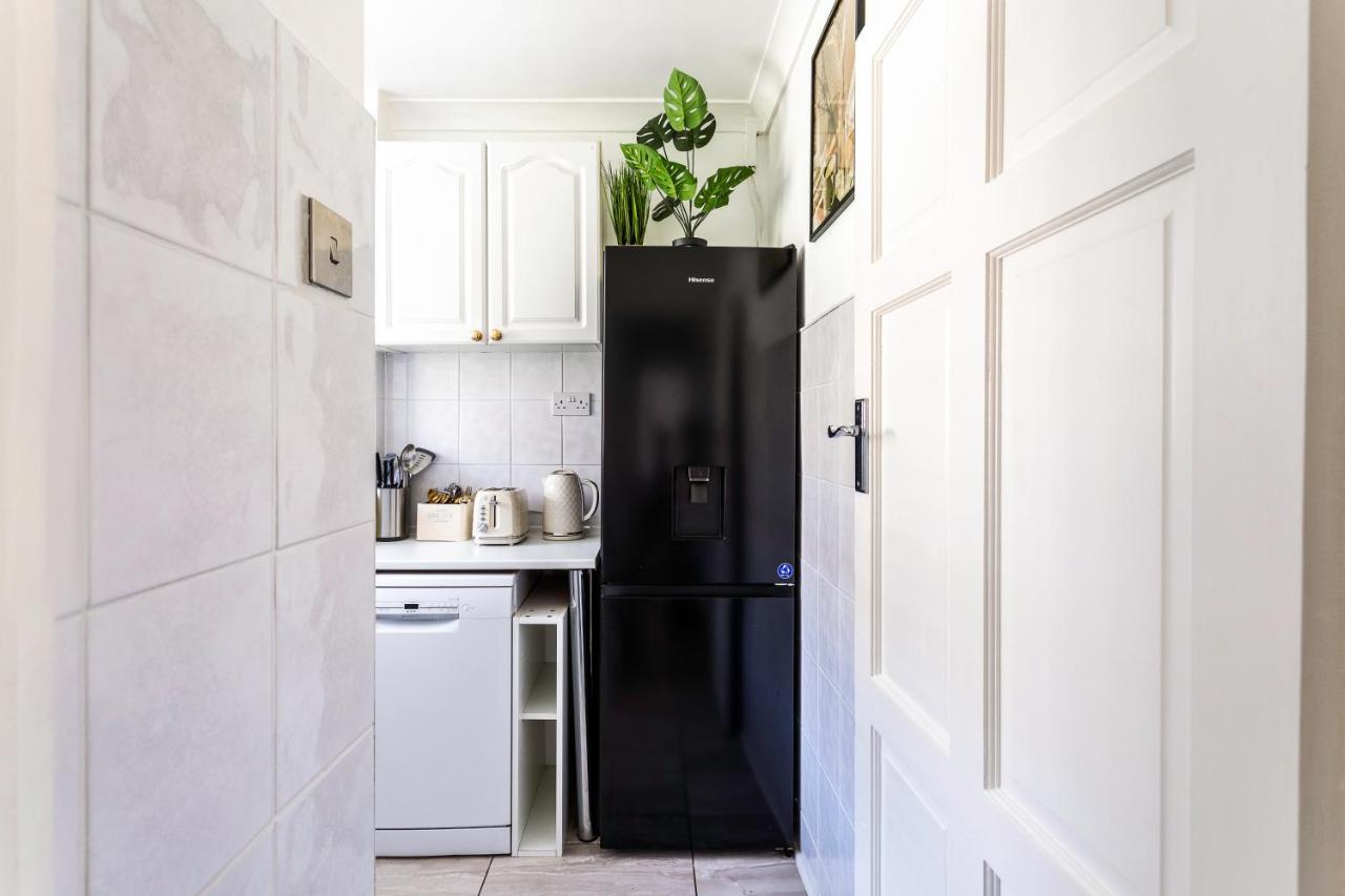 Appartement West Kensington Balcony Flat Beside Queens Club Londen